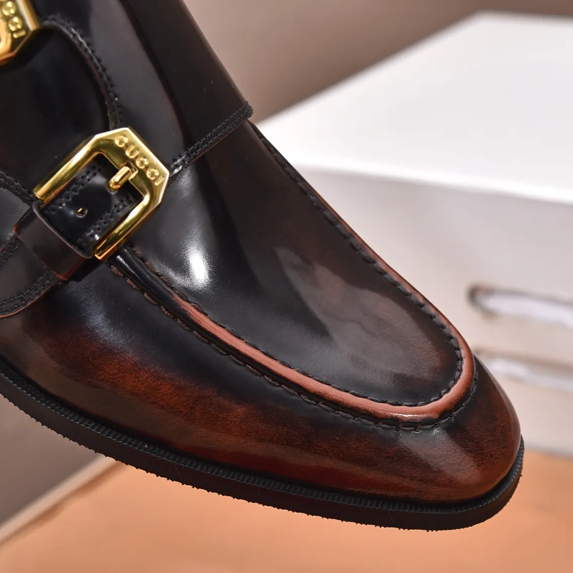 Men's shoes 💰560 (high-end, all cowhide) GUCCI high-end formal leather shoes, original imported fabrics from Italy, cowhide lining, original hardware. I believe you will be struck by it from the first moment you see it. The avant-garde atmosphere can no longer fully interpret its elegance. AAA grade rubber outsole, super comfortable. Original counter last, ensuring its original version and quality. The simple upper ensures its comfort and breathability. A pair of truly good shoes has its own unique soul, famous quality, regular size 38-44 (45 46 customized)